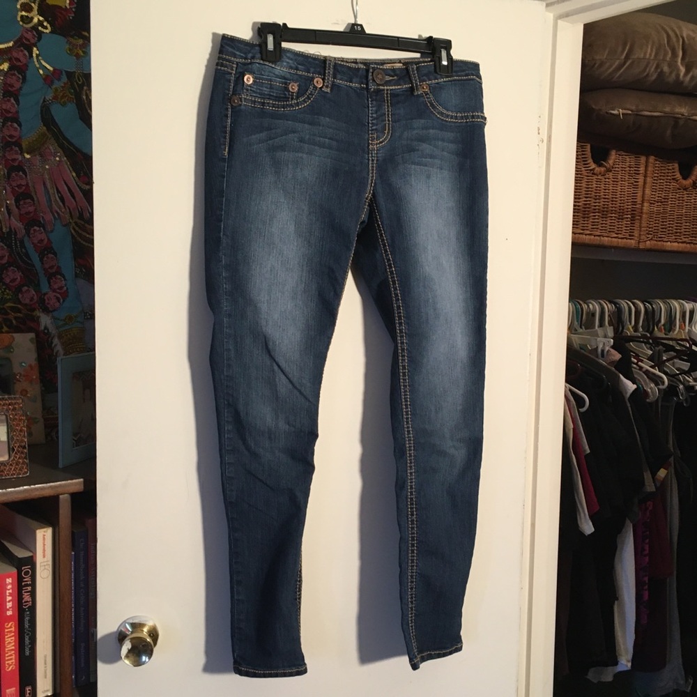 YMI Mid-Rise Skinny Ankle Jegging